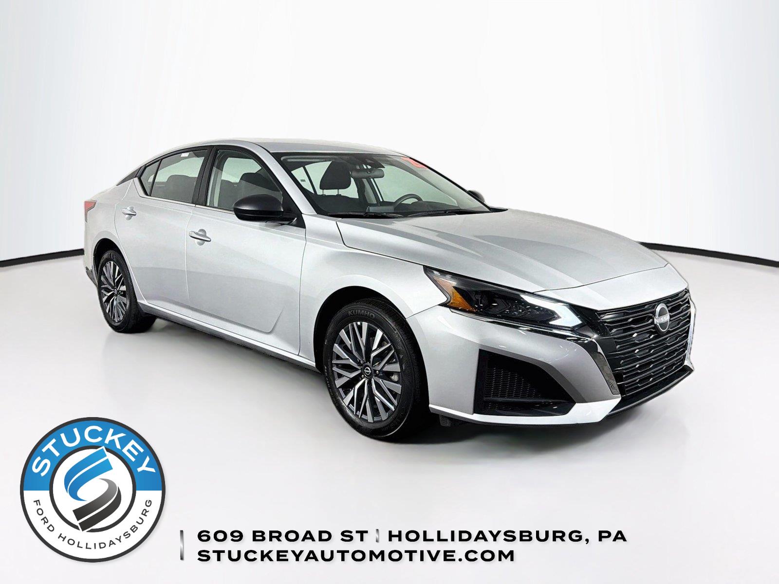 Brilliant Silver Metallic 2025 Nissan Altima Sedan All-Wheel Drive Continuously Variable Transmission