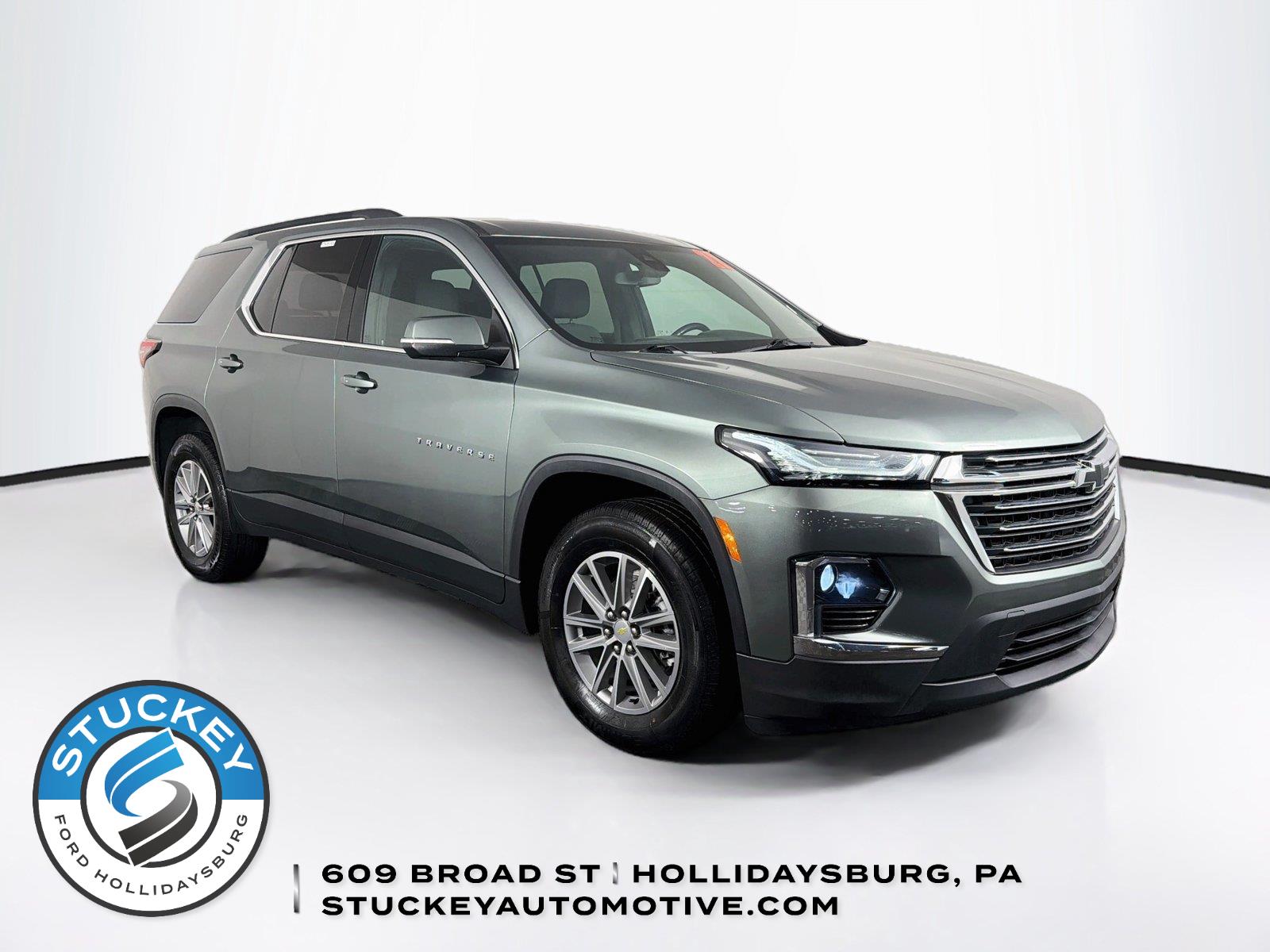 Silver Ice Metallic 2022 Chevrolet Traverse SUV / Crossover Front-Wheel Drive 9-Speed Automatic