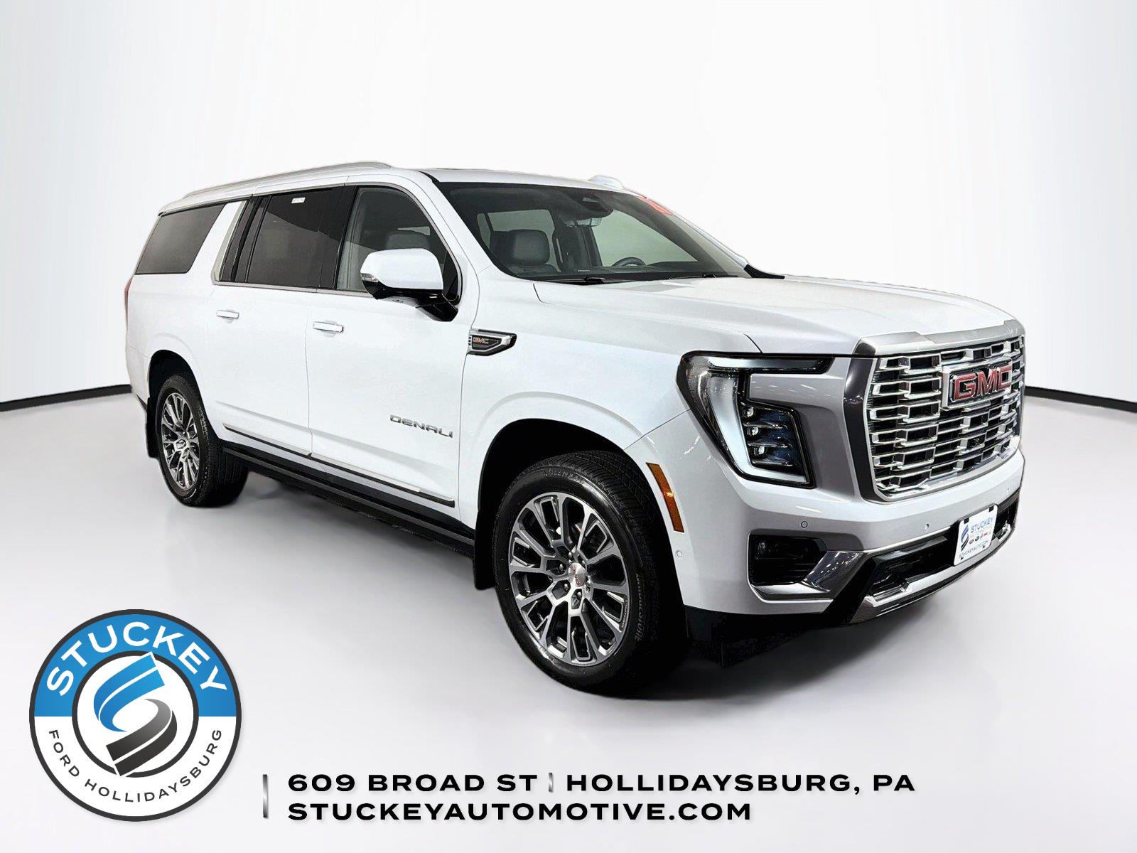 Glacier White Tricoat 2026 GMC Yukon XL SUV / Crossover Four-Wheel Drive Automatic