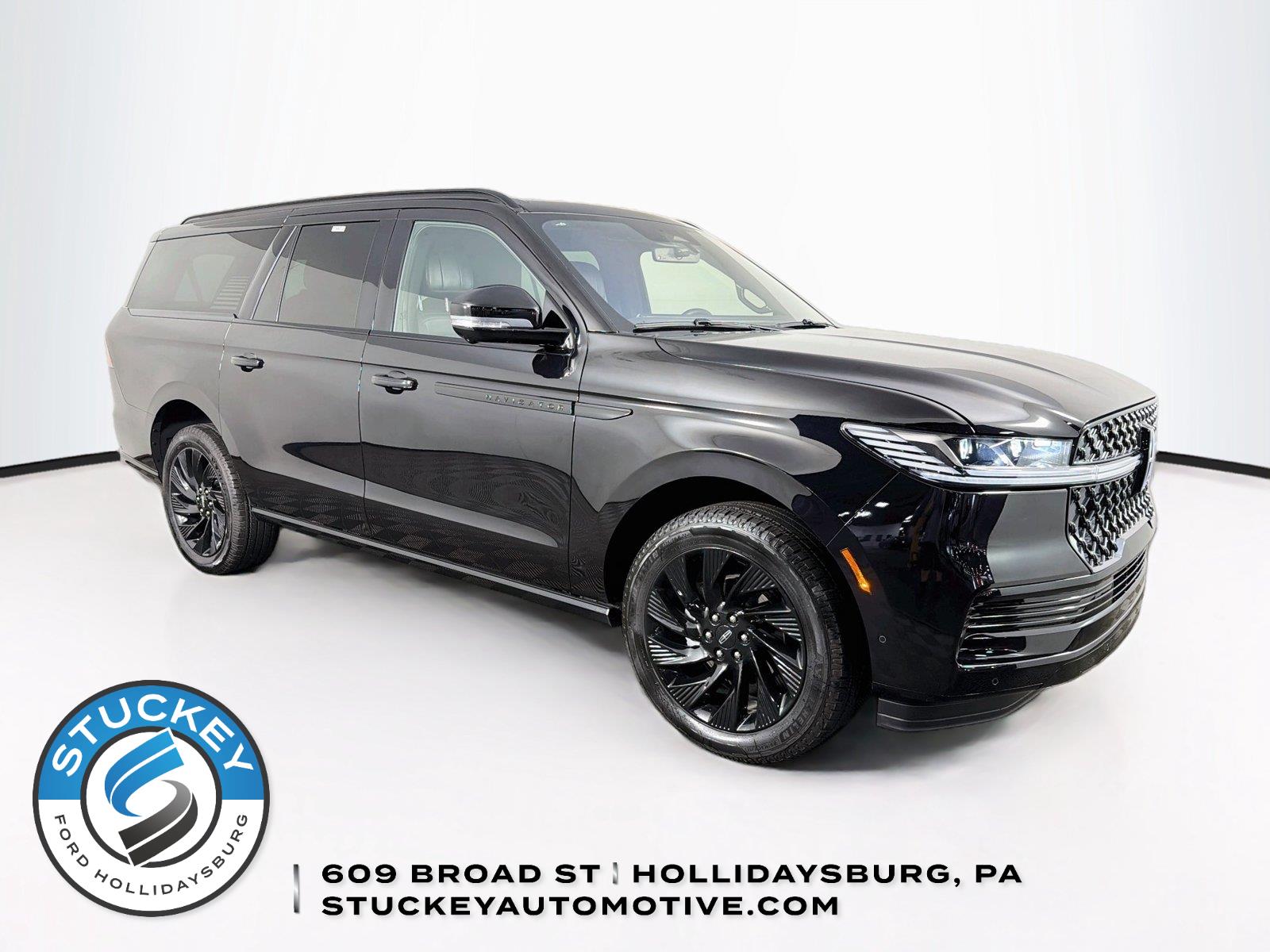Infinite Black Metallic Clearcoat 2025 Lincoln Navigator SUV / Crossover Four-Wheel Drive Automatic