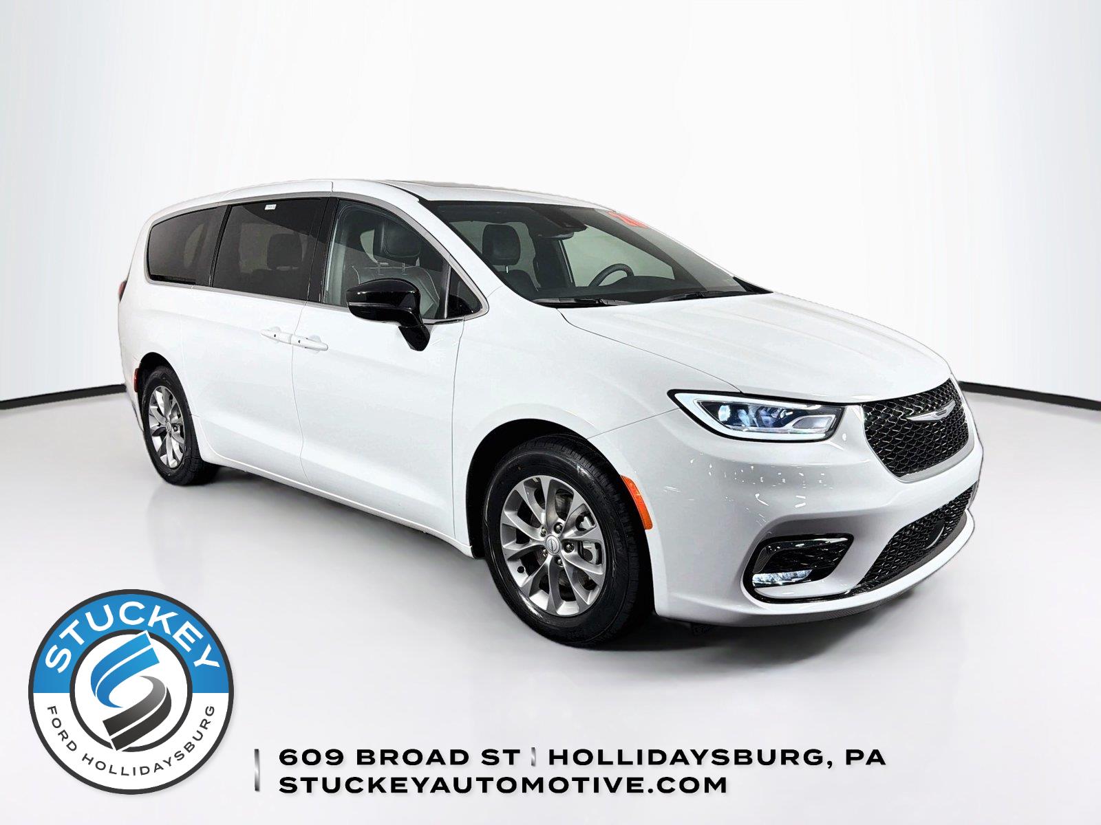 Bright White Clearcoat 2026 Chrysler Pacifica Minivan Front-Wheel Drive 9-Speed Automatic