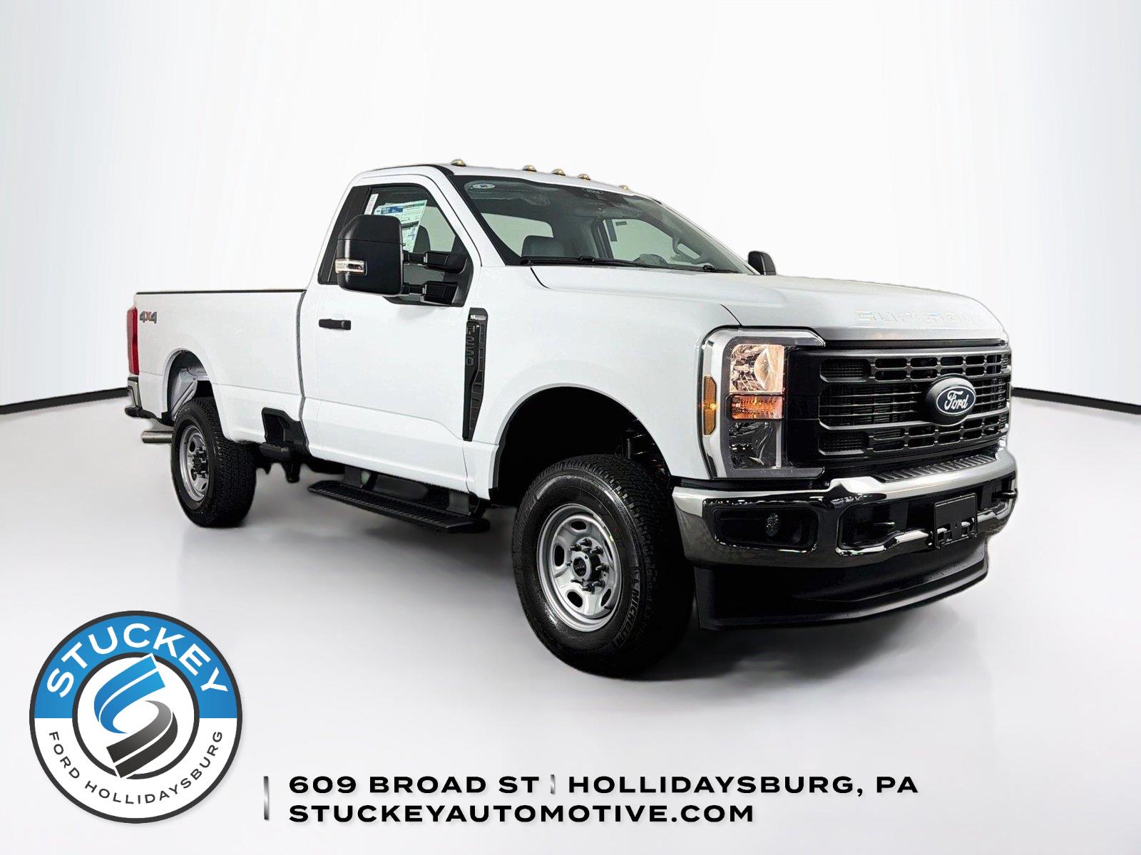 Oxford White 2027 Ford F-250 Super Duty Pickup Truck Four-Wheel Drive Automatic