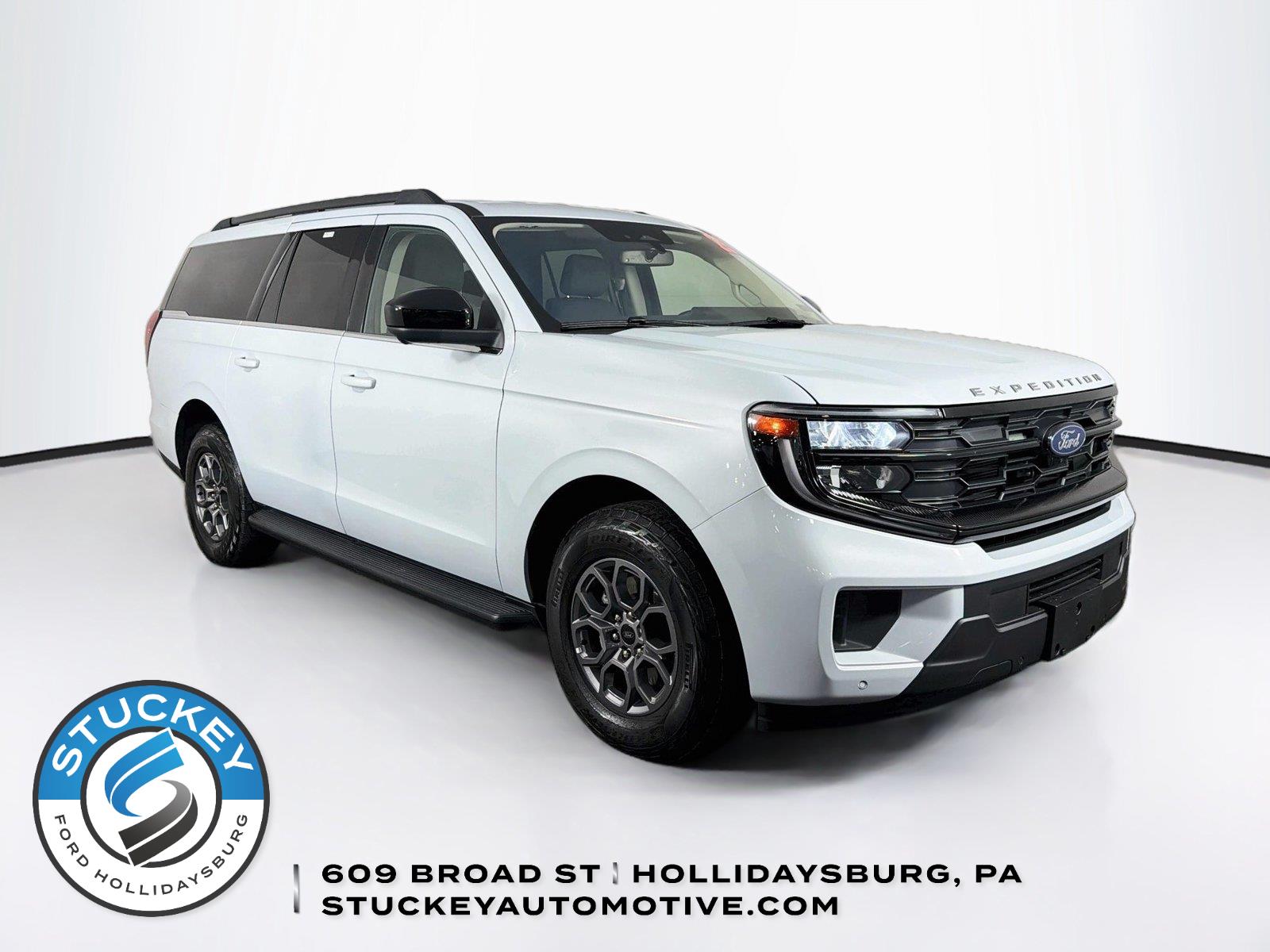 Space Silver 2025 Ford Expedition SUV / Crossover Four-Wheel Drive Automatic