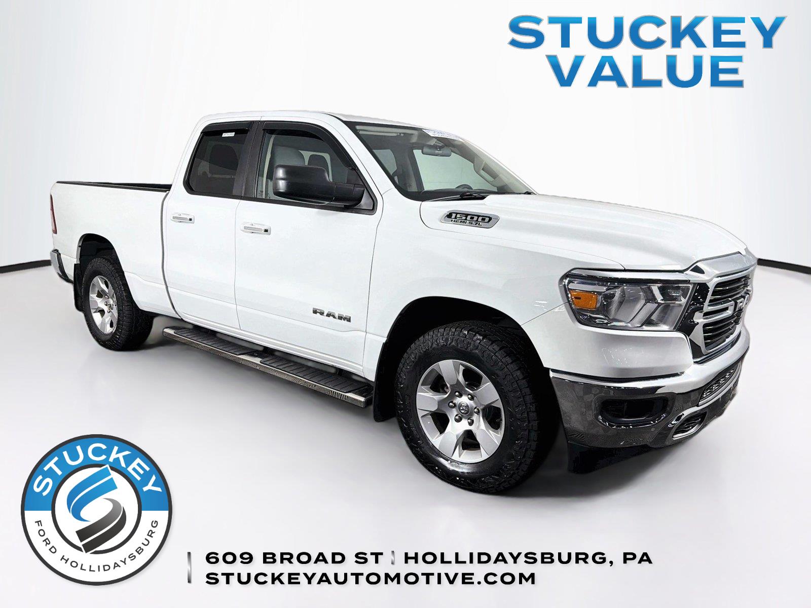 Bright White Clearcoat 2019 RAM 1500 Pickup Truck Four-Wheel Drive 8-Speed Automatic