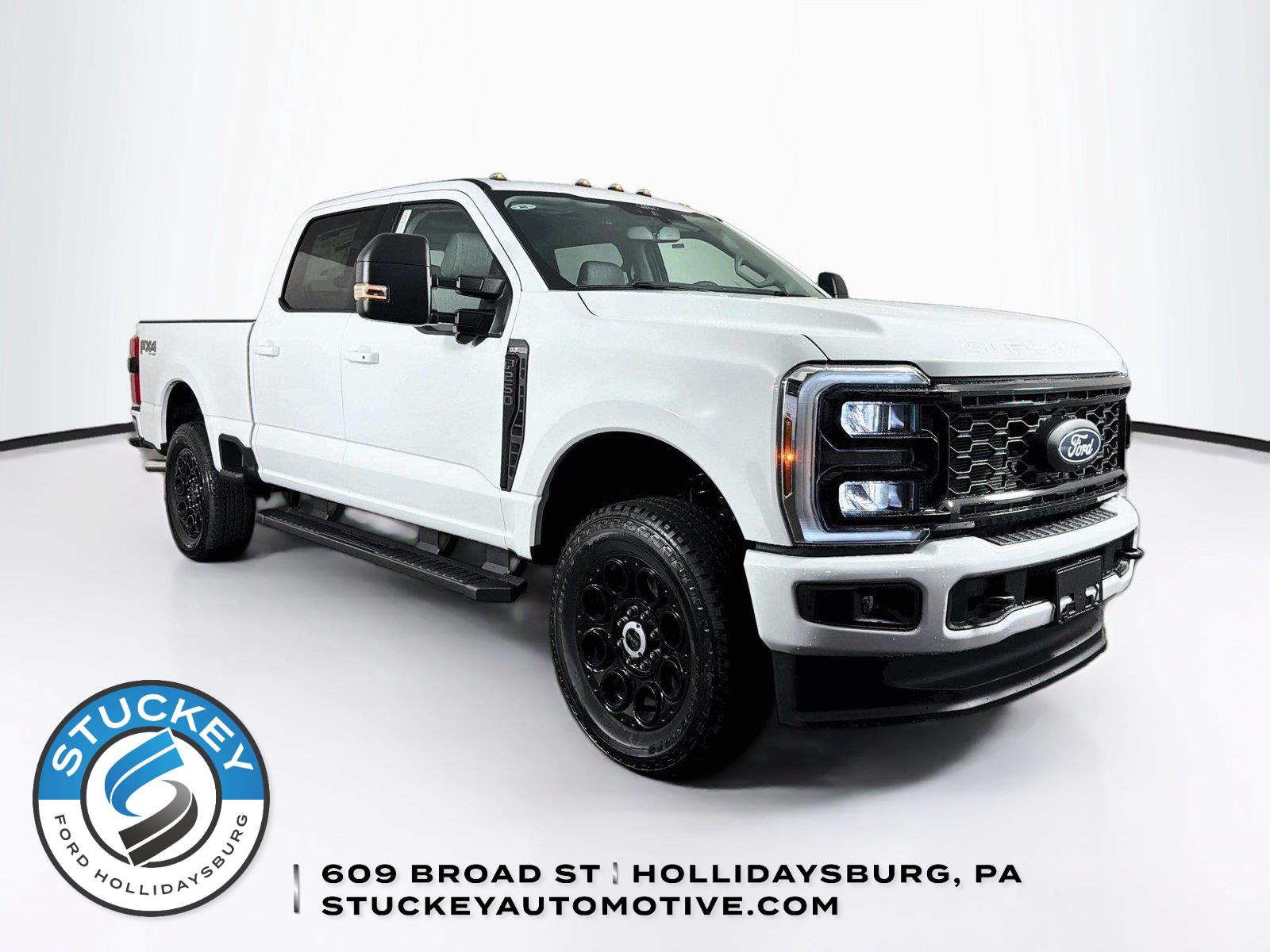 Oxford White 2027 Ford F-250 Super Duty Pickup Truck Four-Wheel Drive Automatic