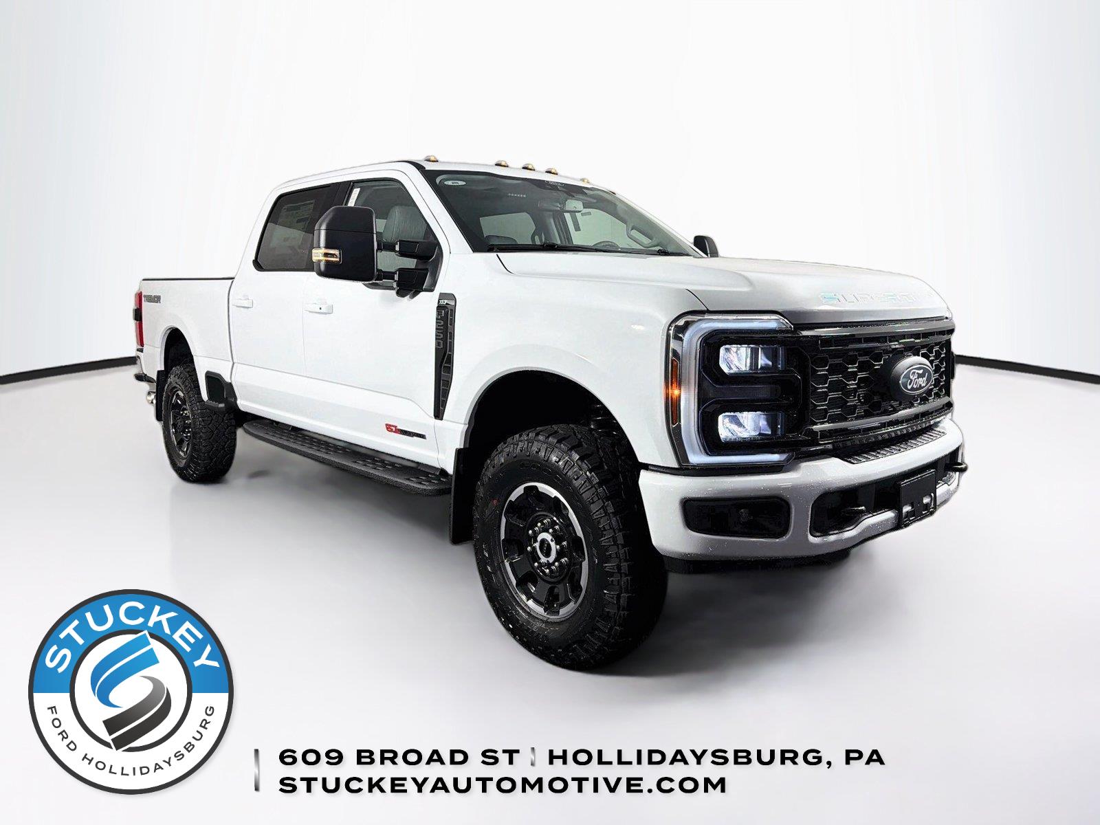 Oxford White 2027 Ford F-250 Super Duty Pickup Truck Four-Wheel Drive Automatic