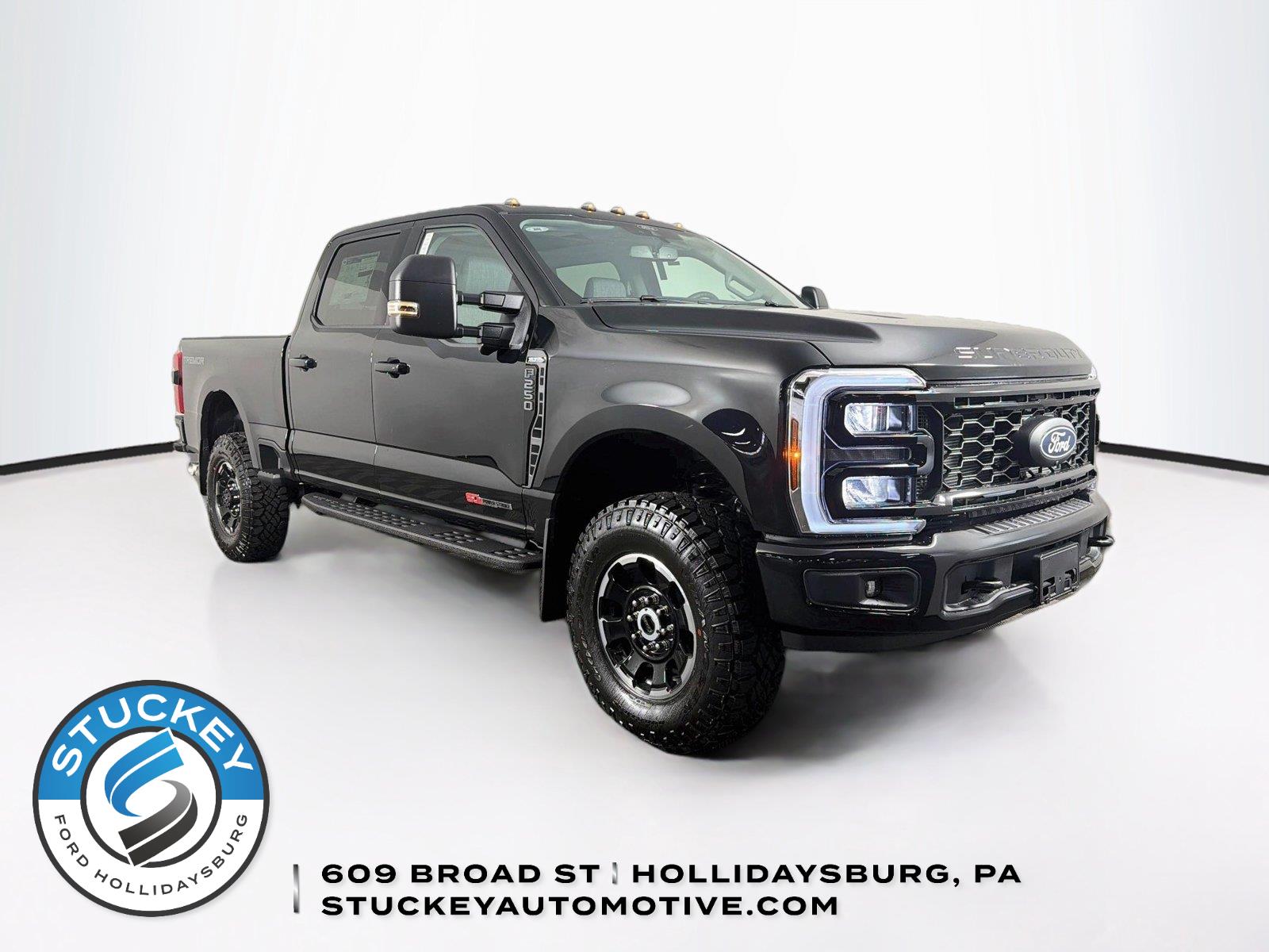 Agate Black 2027 Ford F-250 Super Duty Pickup Truck Four-Wheel Drive Automatic