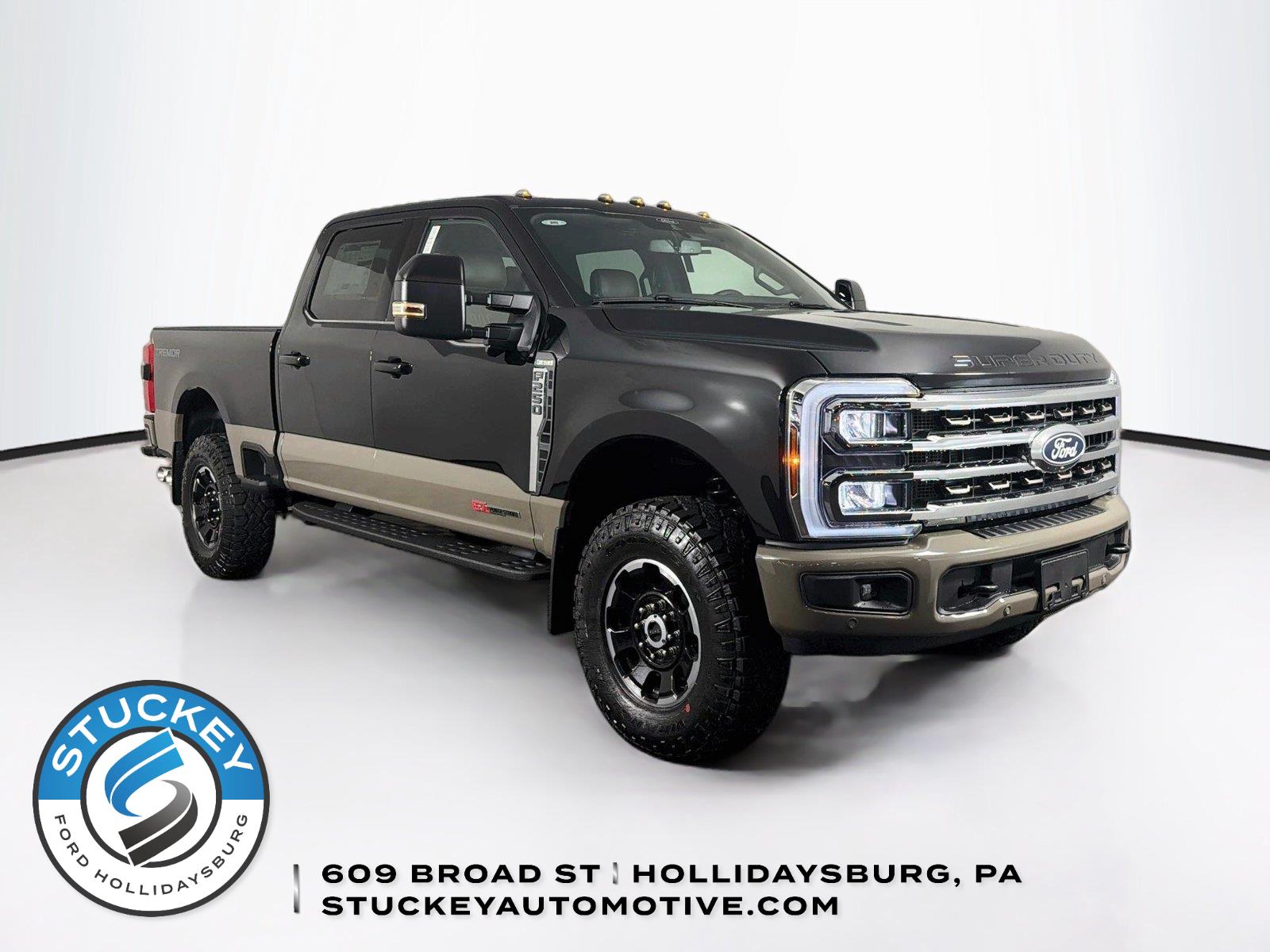 Agate Black/Marsh Gray 2027 Ford F-250 Super Duty Pickup Truck Four-Wheel Drive Automatic