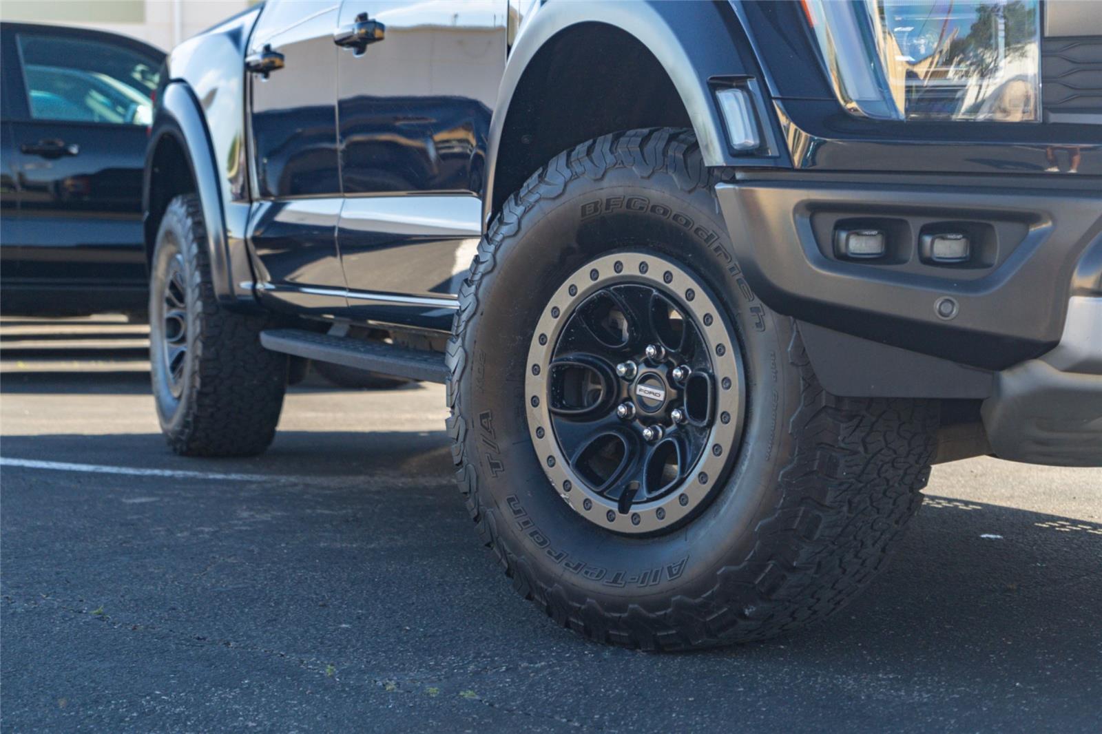 View vehicle photo 2