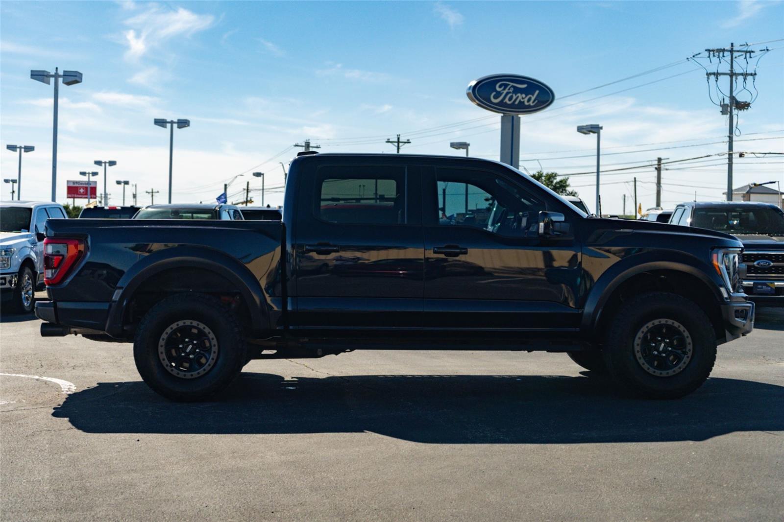 View vehicle photo 4