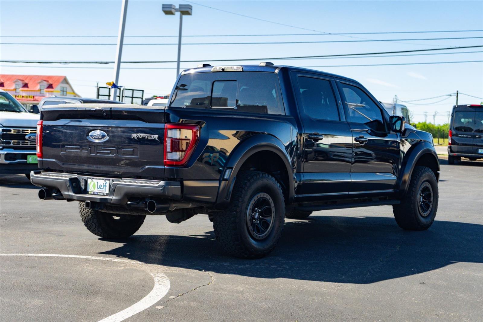 View vehicle photo 5