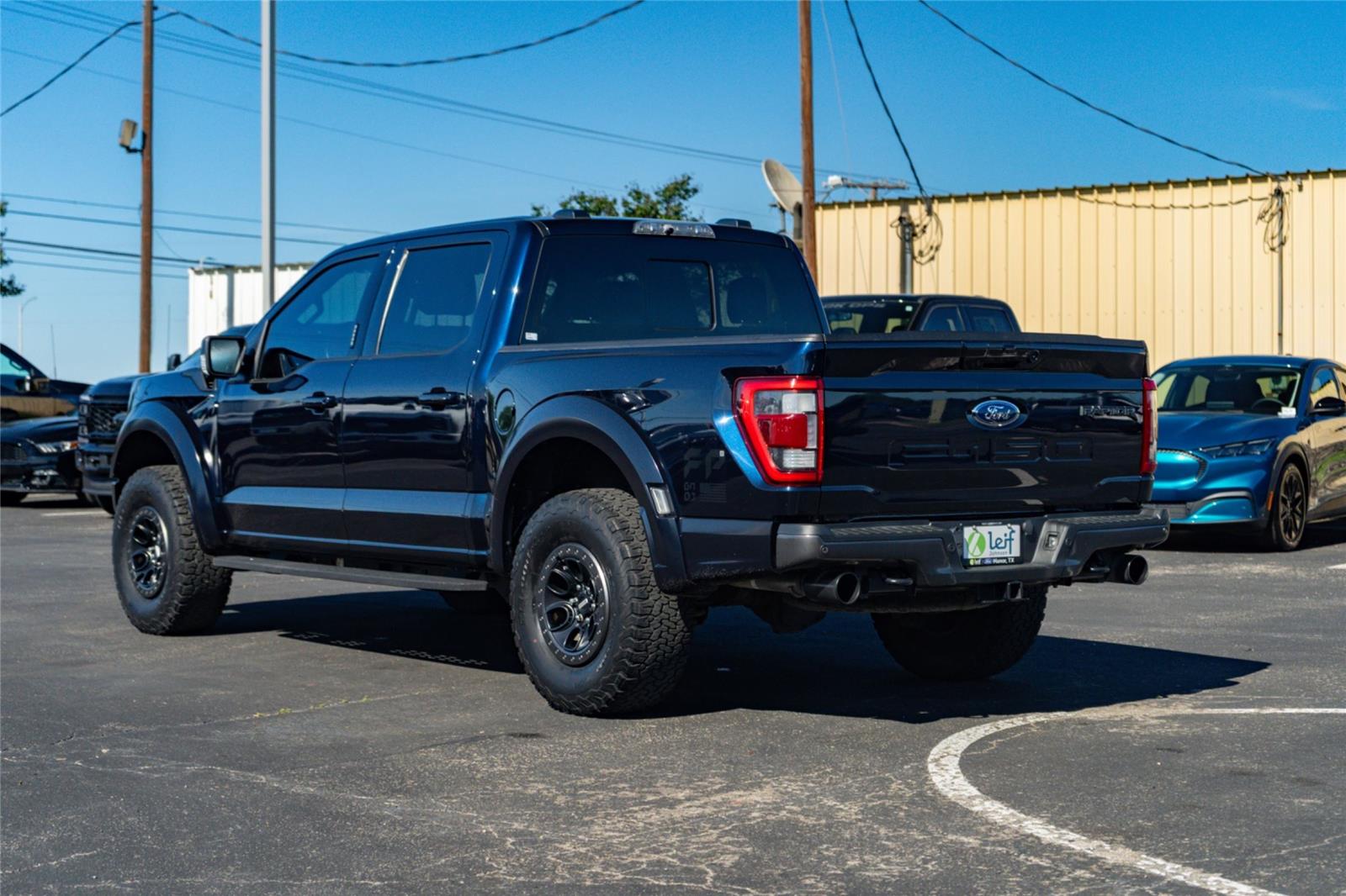 View vehicle photo 6