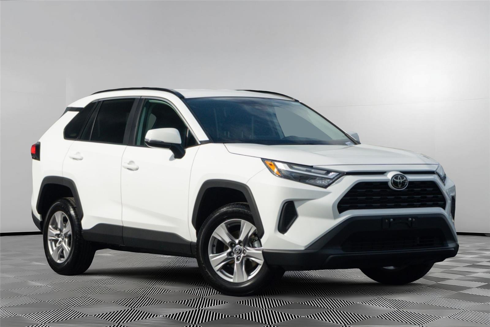 Ice Cap 2025 Toyota RAV4 XLE FWD SUV / Crossover Front-Wheel Drive 8-Speed Automatic