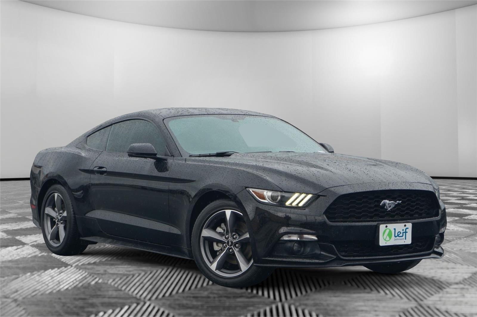 2016 Ford Mustang EcoBoost Premium Coupe RWD
