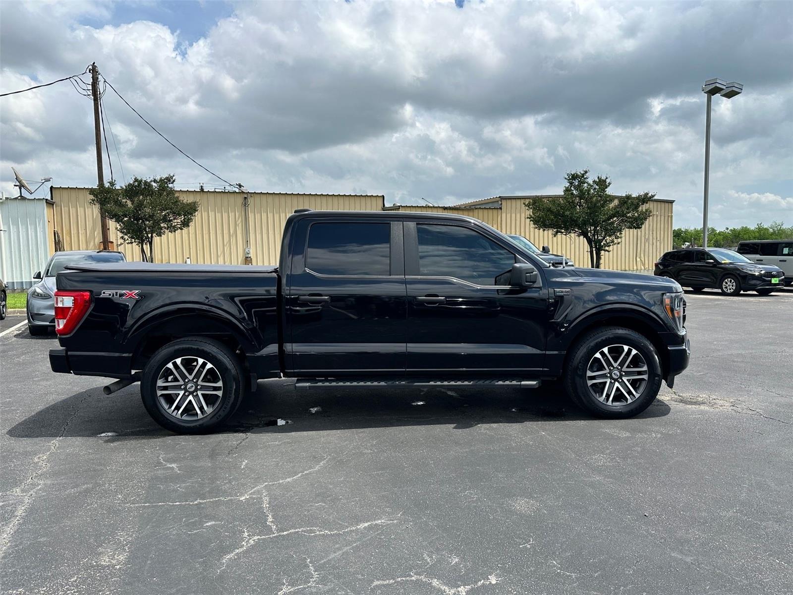 View vehicle photo 3