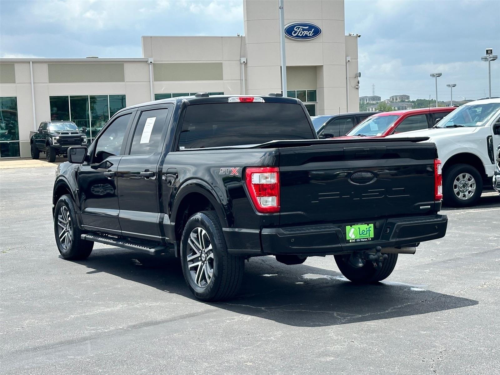 View vehicle photo 5