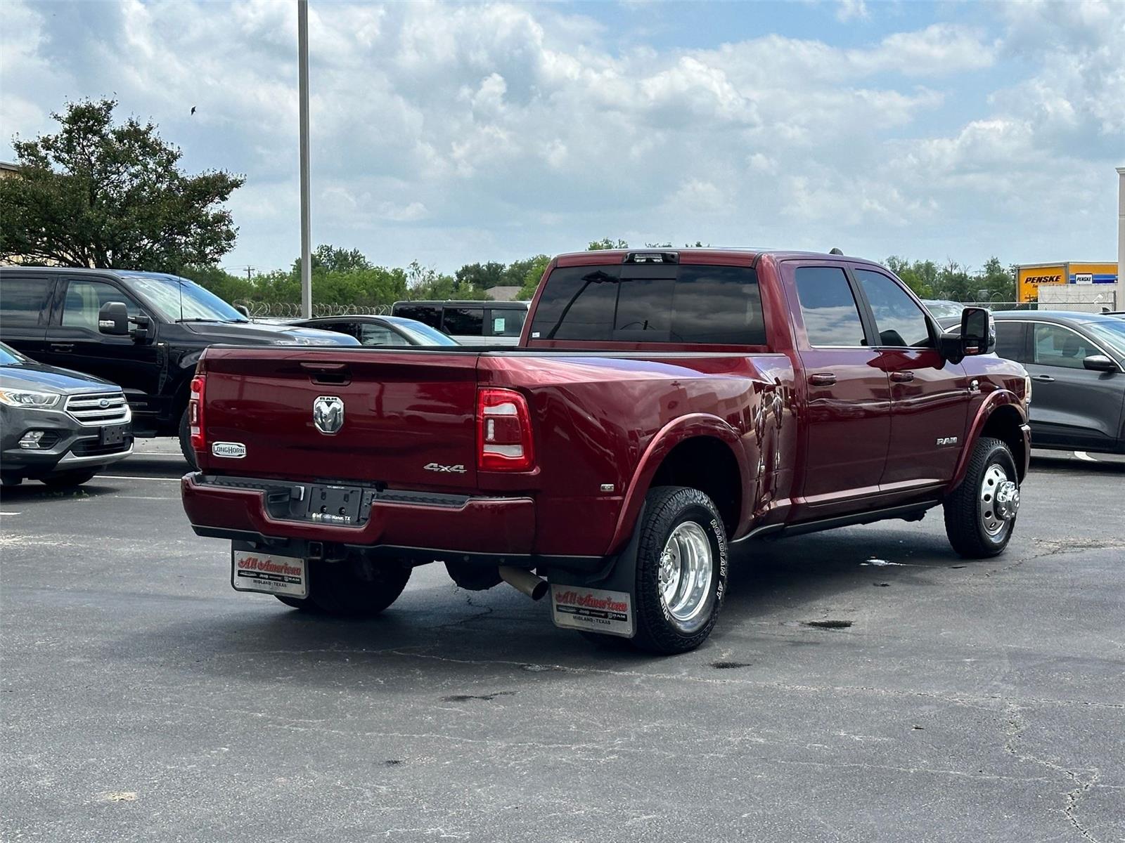 View vehicle photo 4