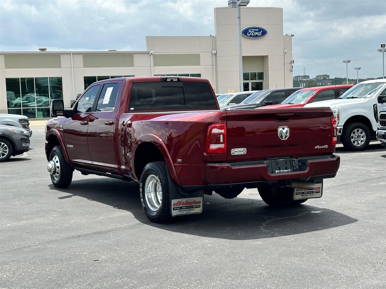 View vehicle photo 5