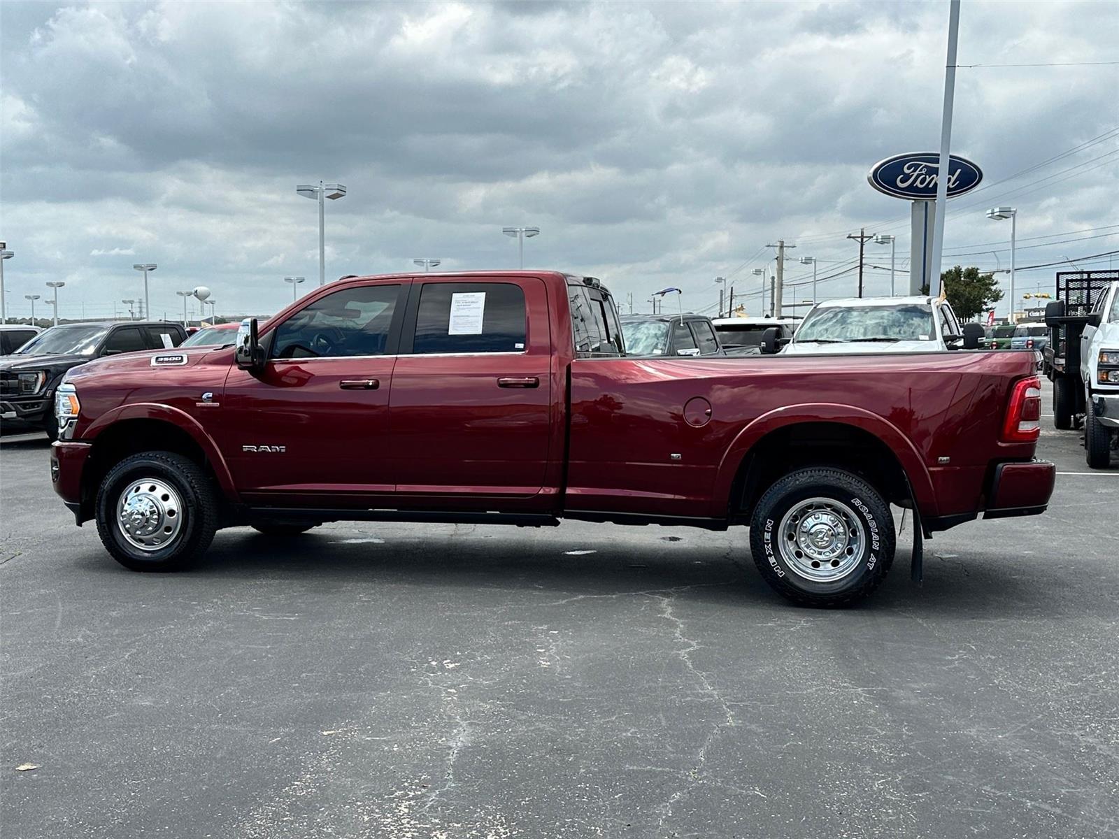 View vehicle photo 6