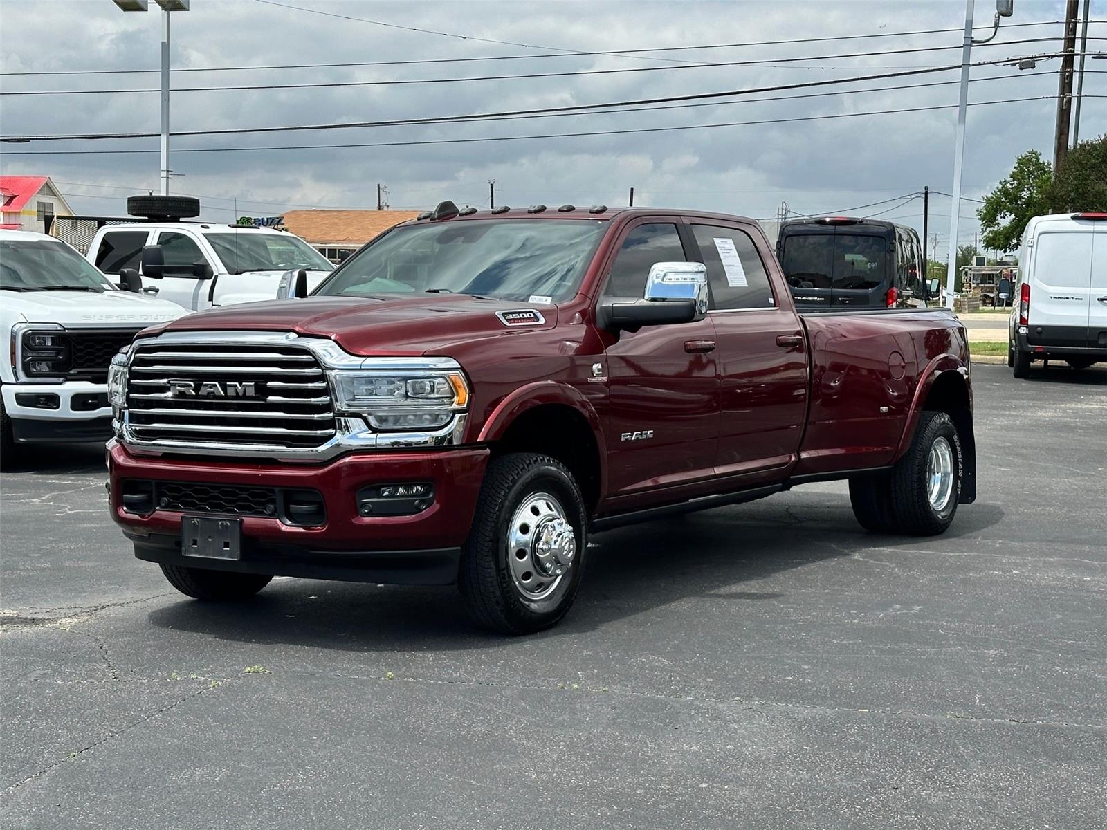 View vehicle photo 7