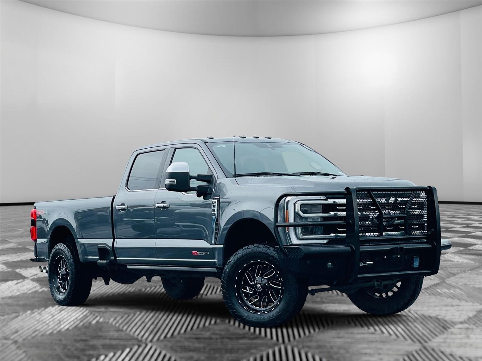 Carbonized Gray 2023 Ford F-350 Super Duty Platinum Crew Cab 4WD Pickup Truck Four-Wheel Drive Automatic