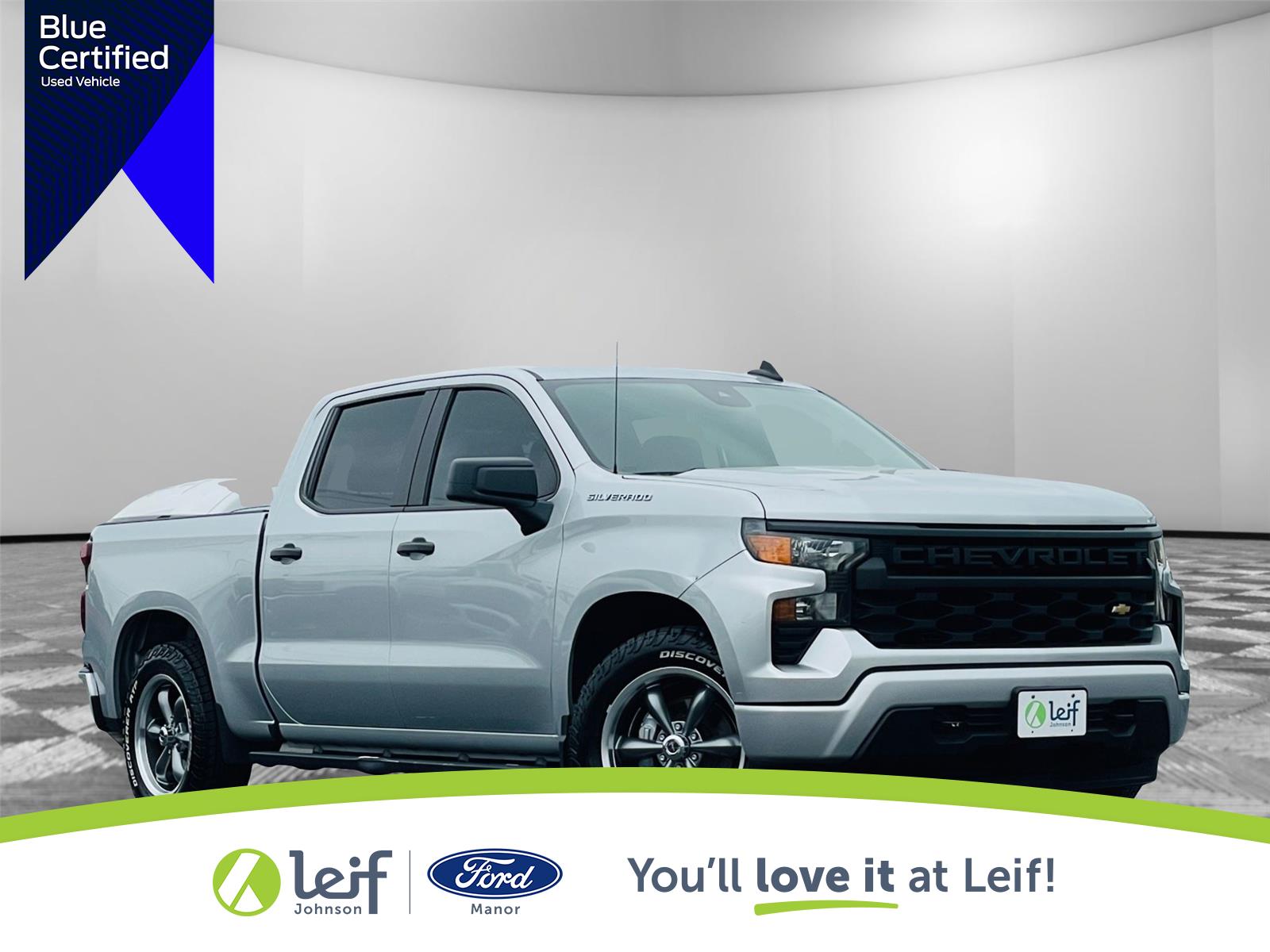 Silver Ice Metallic 2022 Chevrolet Silverado 1500 Custom Crew Cab RWD Pickup Truck 4X2 8-Speed Automatic