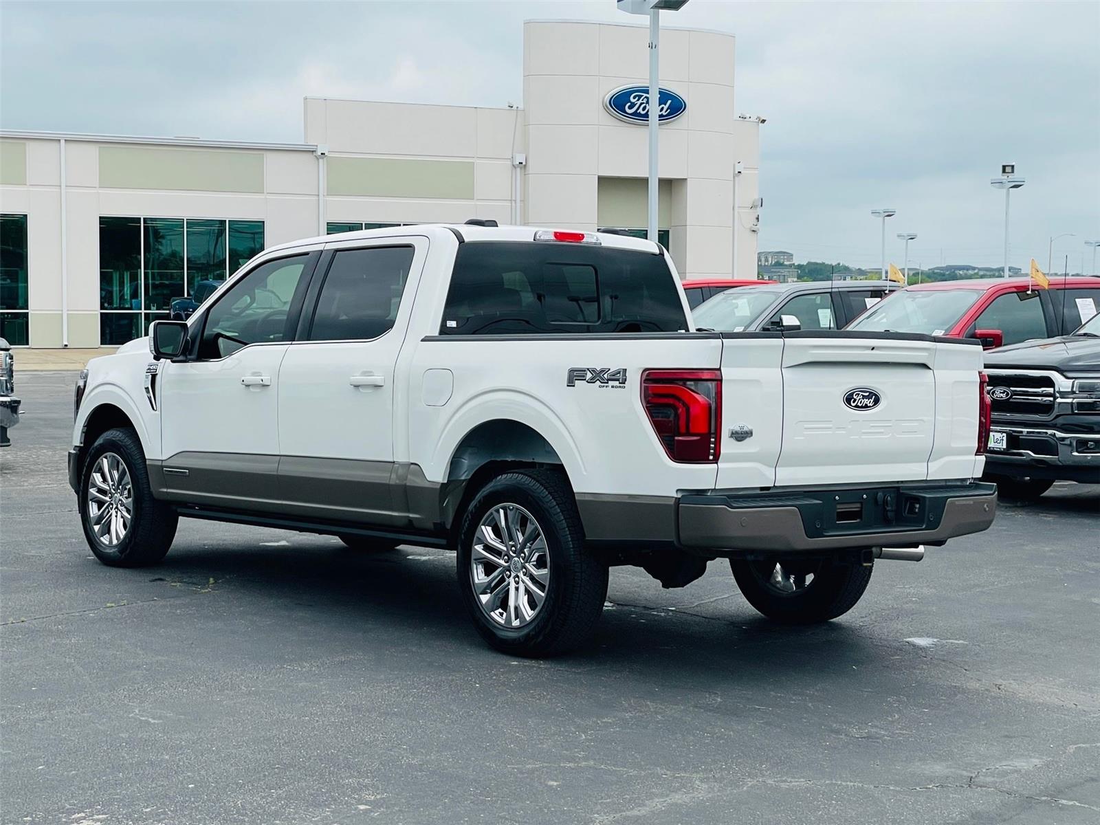 View vehicle photo 5