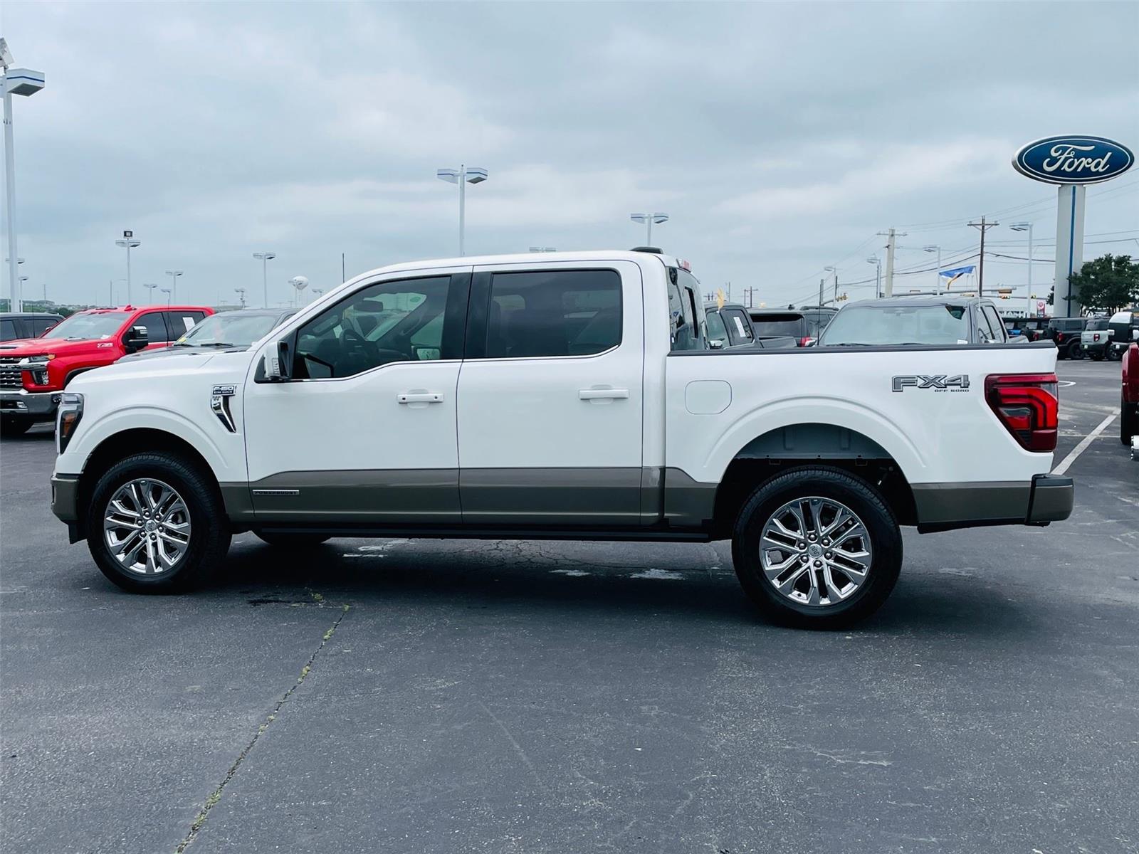 View vehicle photo 6