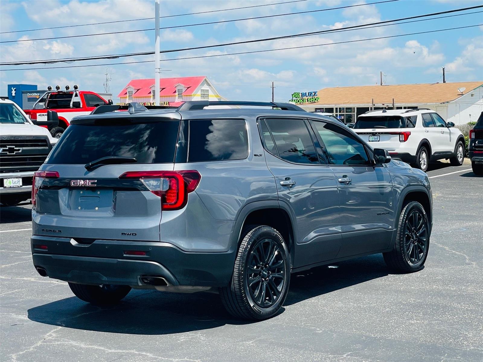 View vehicle photo 4