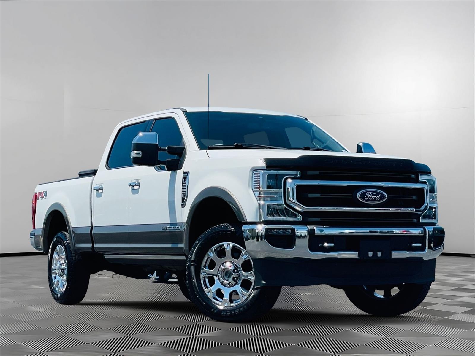 Star White Metallic Tri-Coat/Stone Gray 2021 Ford F-250 Super Duty King Ranch Crew Cab 4WD Pickup Truck Four-Wheel Drive Automatic