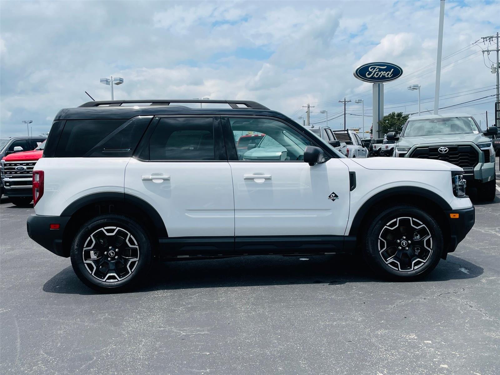 View vehicle photo 3