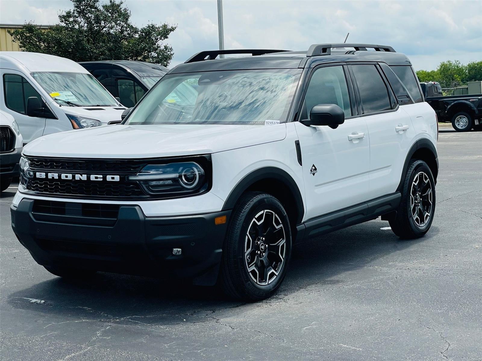 View vehicle photo 7