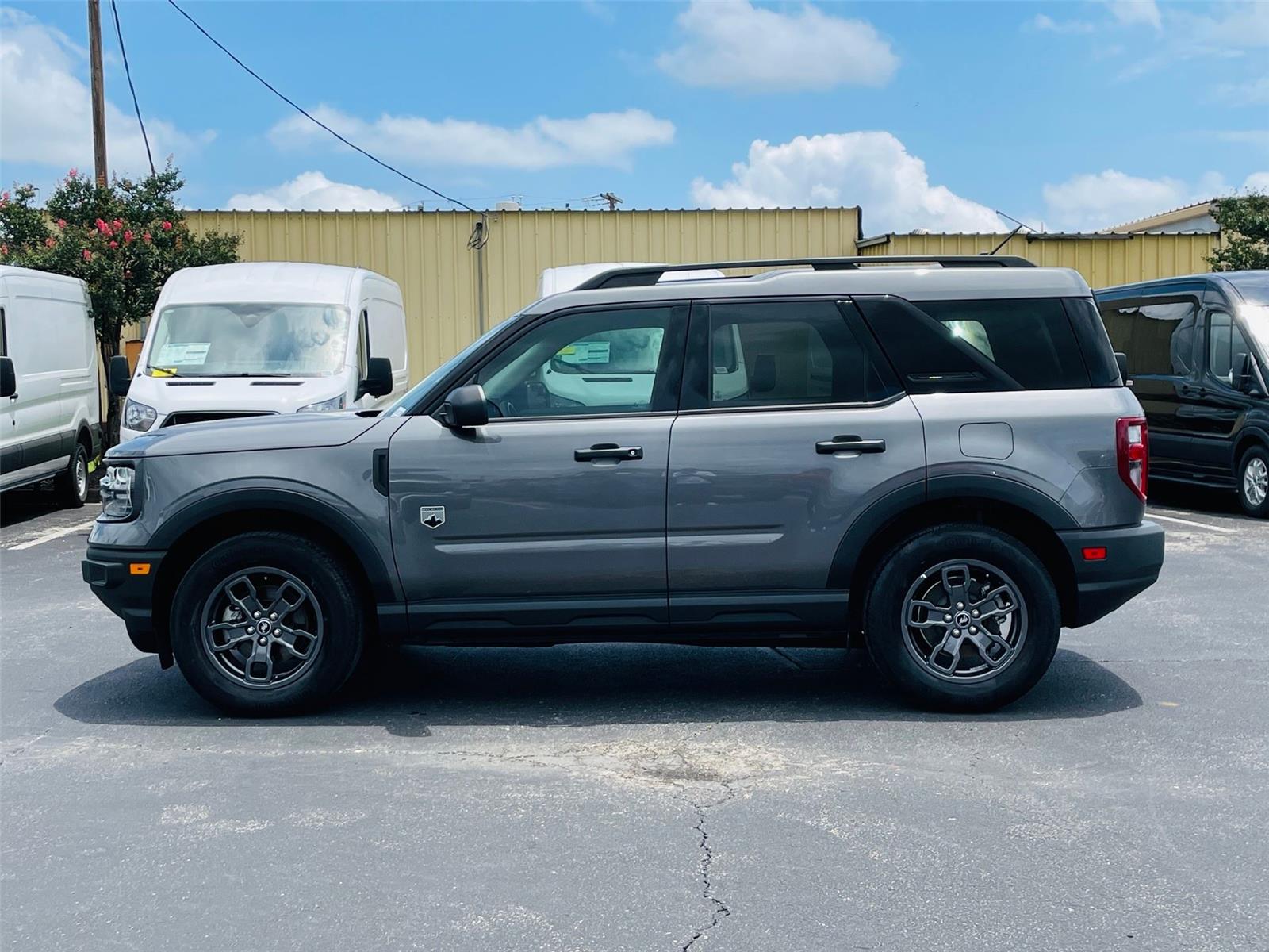View vehicle photo 6