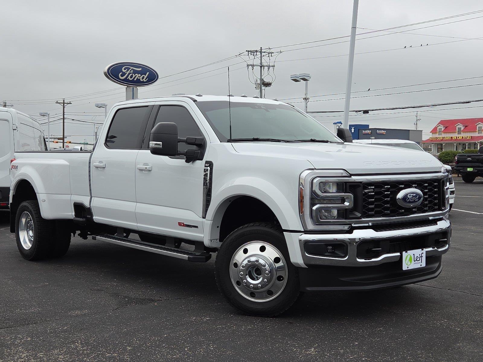  2026 Ford F-450 Super Duty XLT Crew Cab LB DRW 4WD   