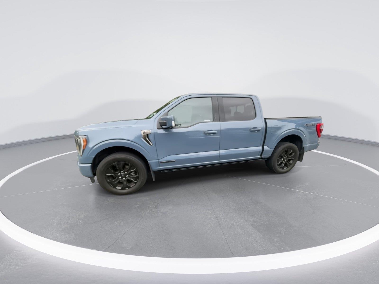 View vehicle photo 5