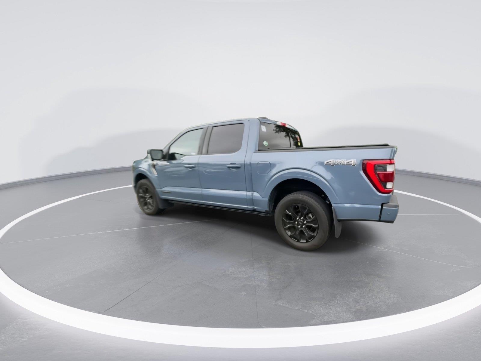 View vehicle photo 6