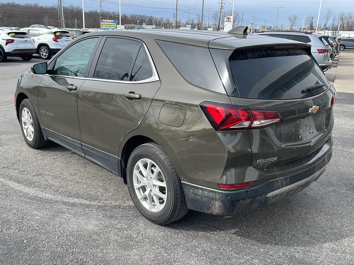 View vehicle photo 5