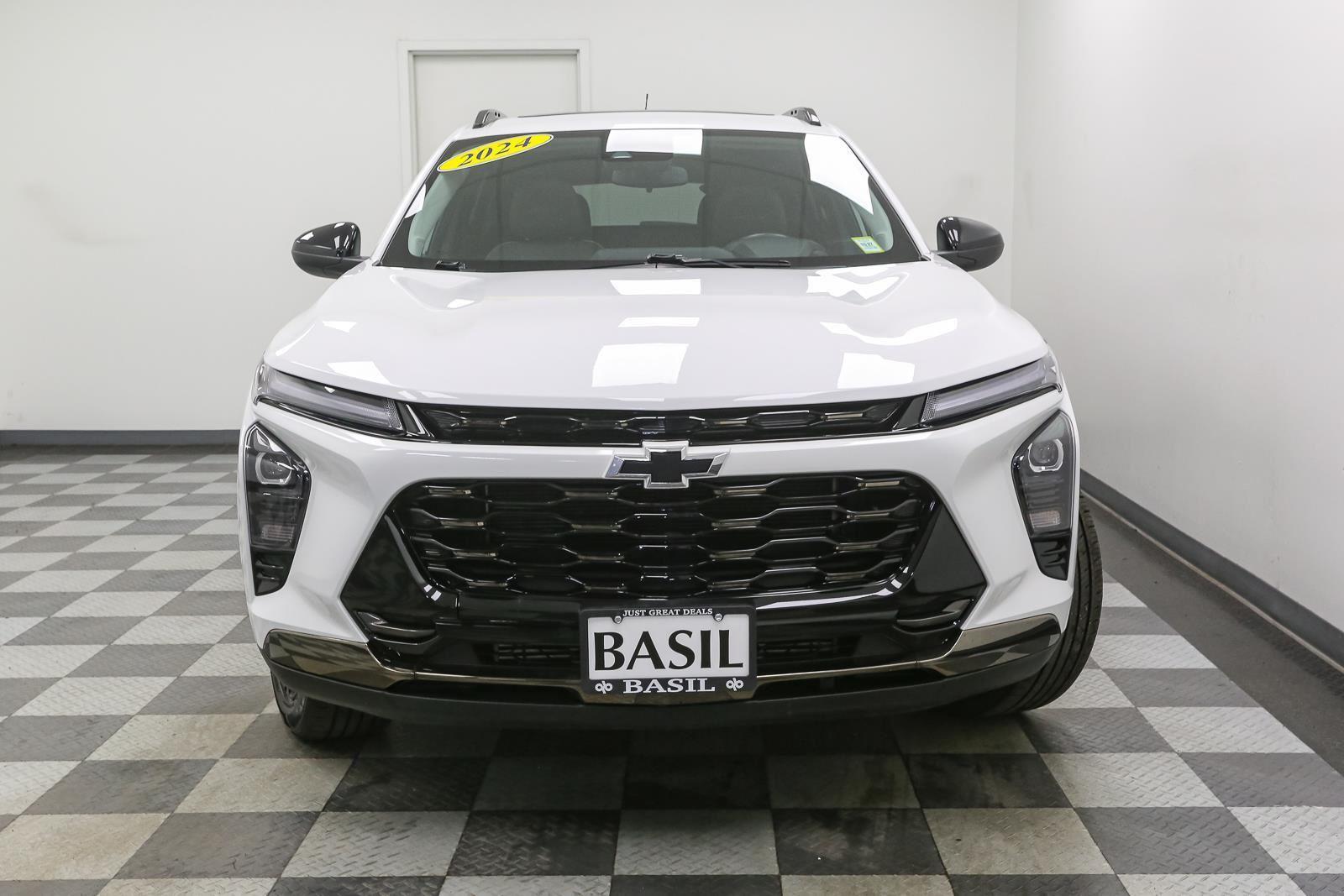 View vehicle photo 3