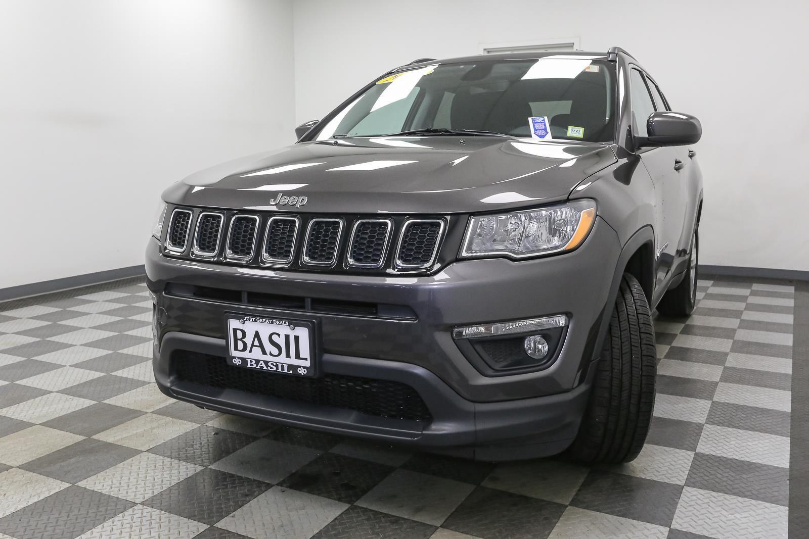 View vehicle photo 4