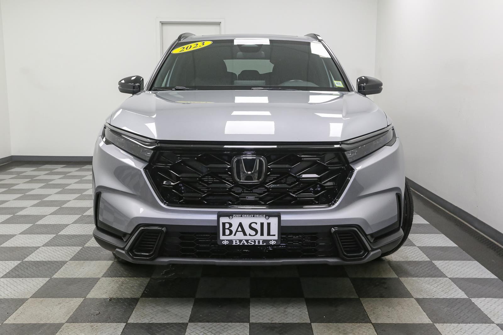 View vehicle photo 3