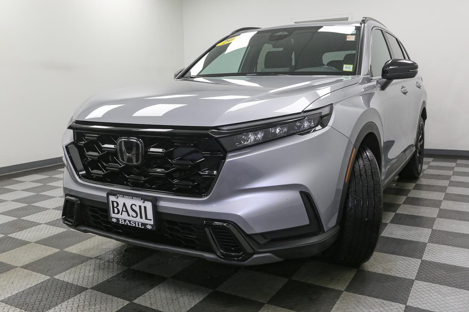 View vehicle photo 4