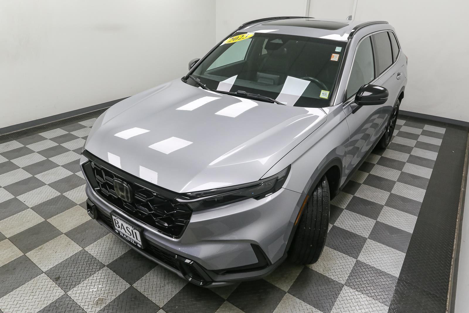 View vehicle photo 6