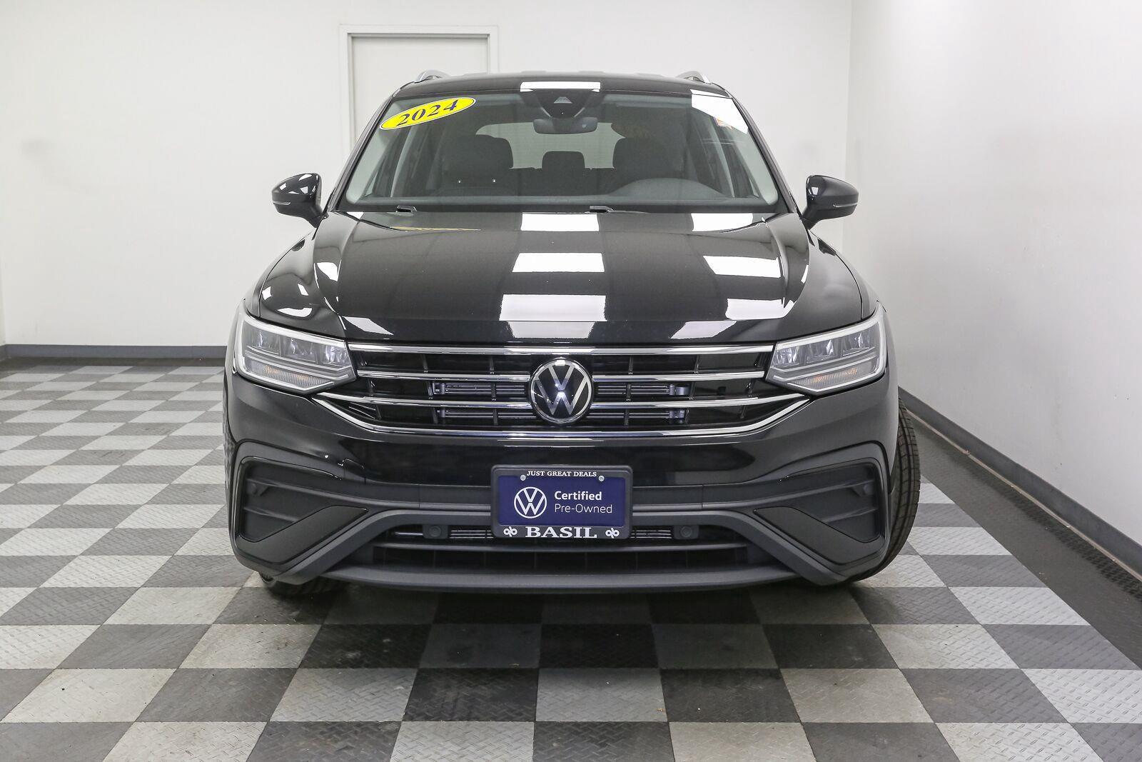 Certified Used 2024 Deep Black Pearl Volkswagen SE image 4