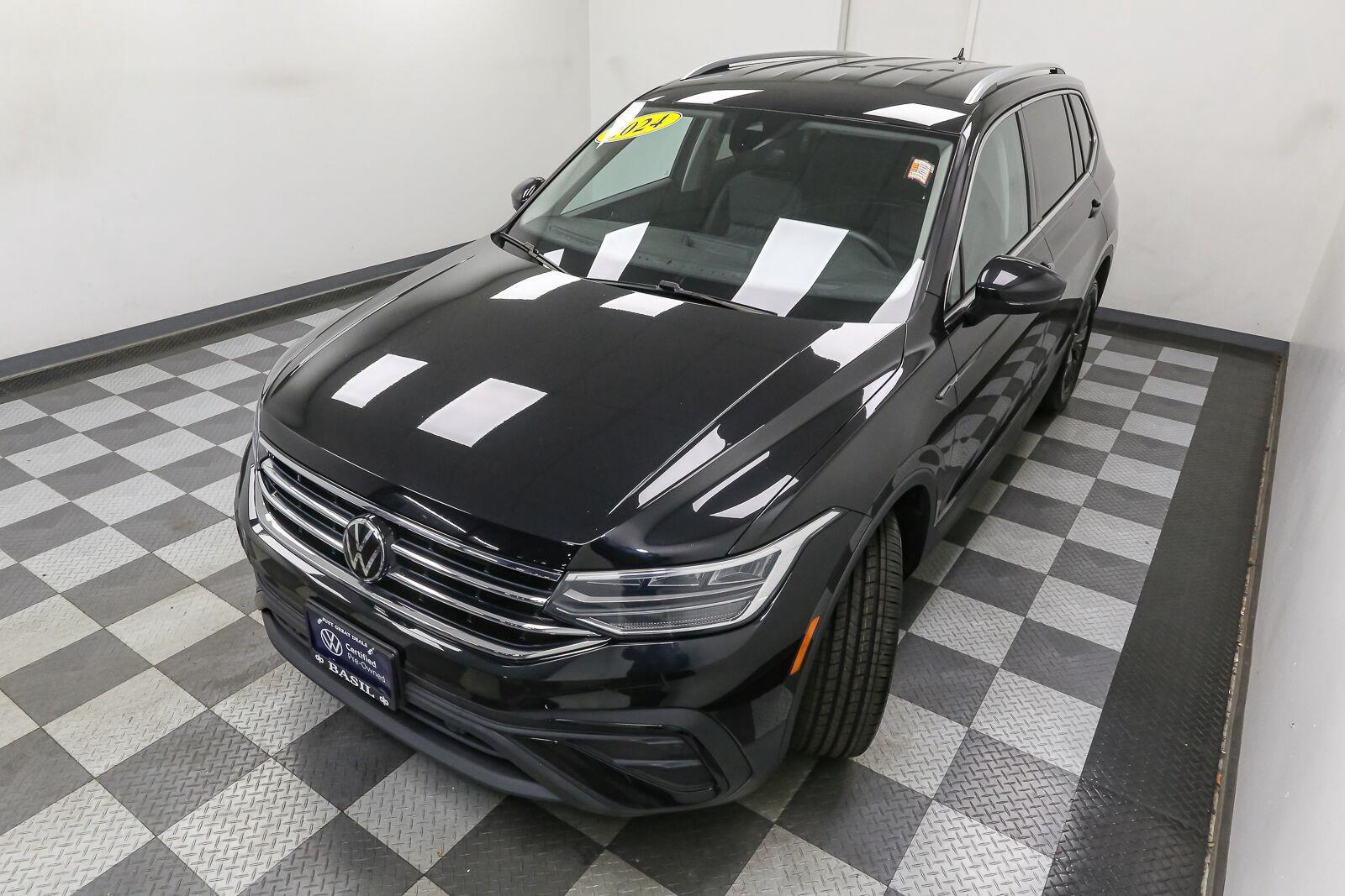 Certified Used 2024 Deep Black Pearl Volkswagen SE image 7