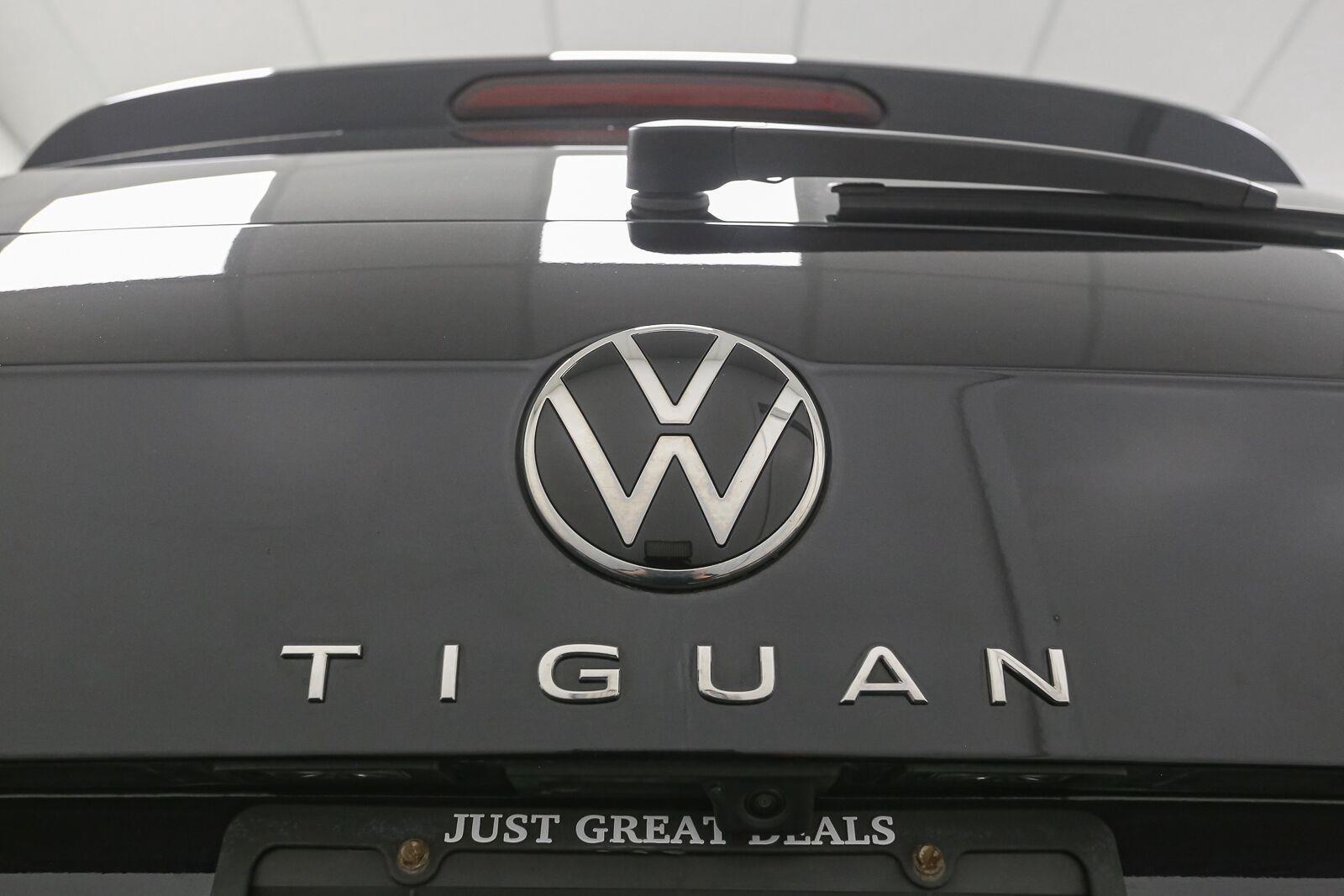 Certified Used 2024 Deep Black Pearl Volkswagen SE image 14