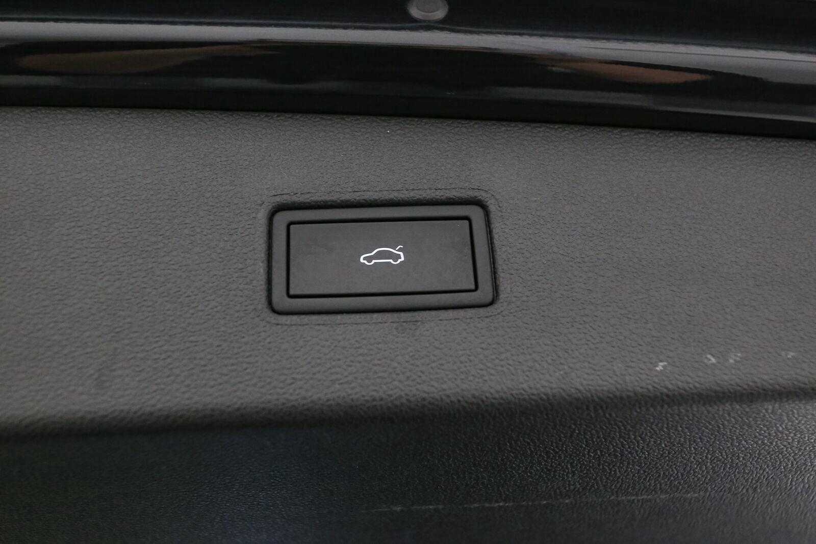 Certified Used 2024 Deep Black Pearl Volkswagen SE image 16