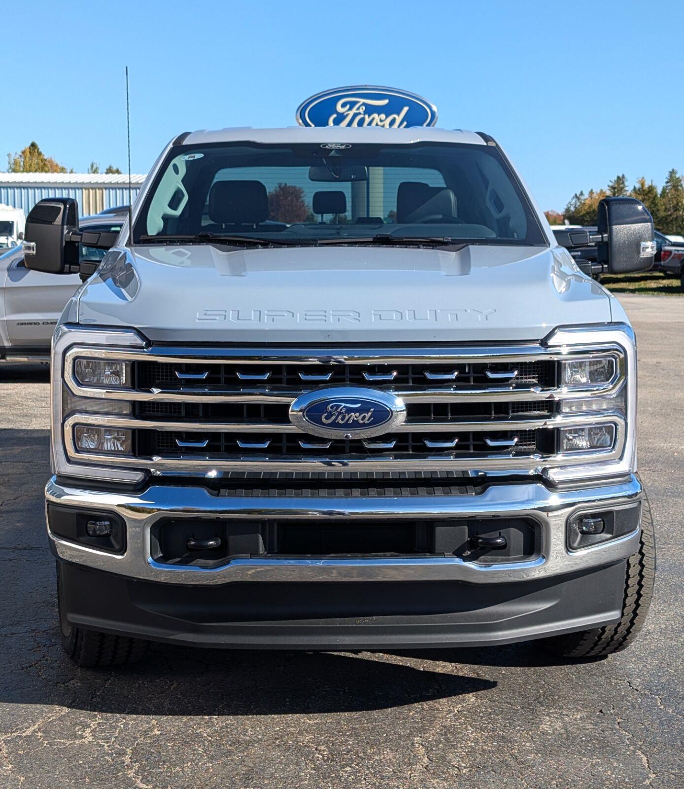 Glacier Gray Metallic Tri-Coat 2026 Ford F-350 Super Duty Pickup Truck Four-Wheel Drive Automatic