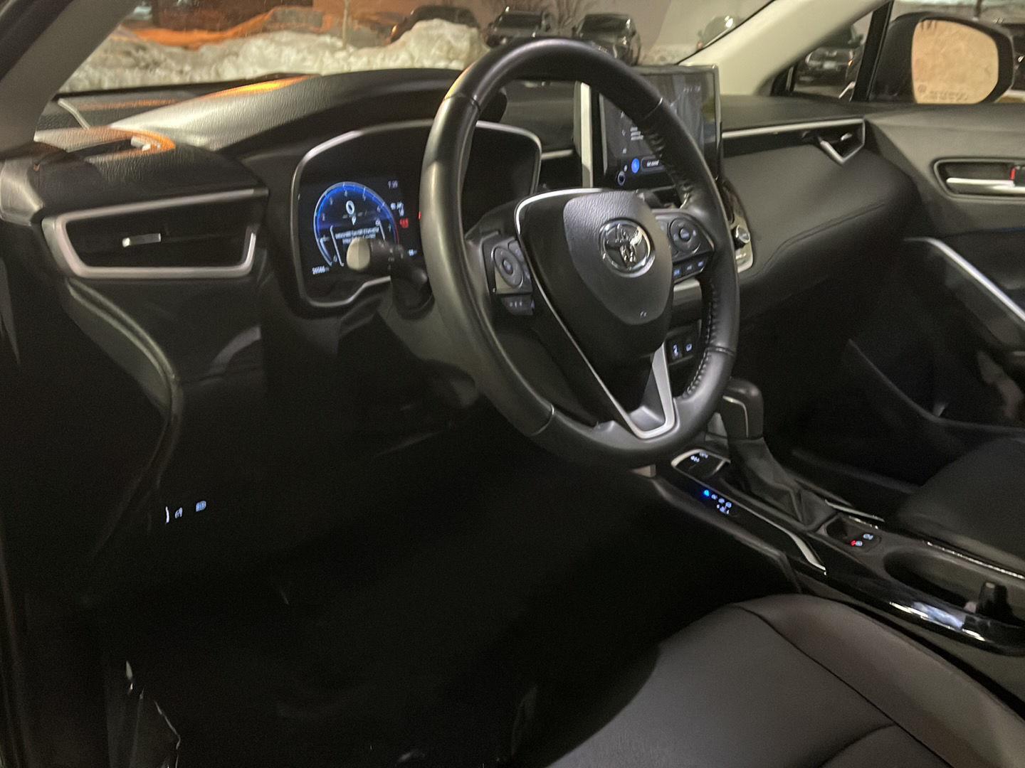 View vehicle photo 5