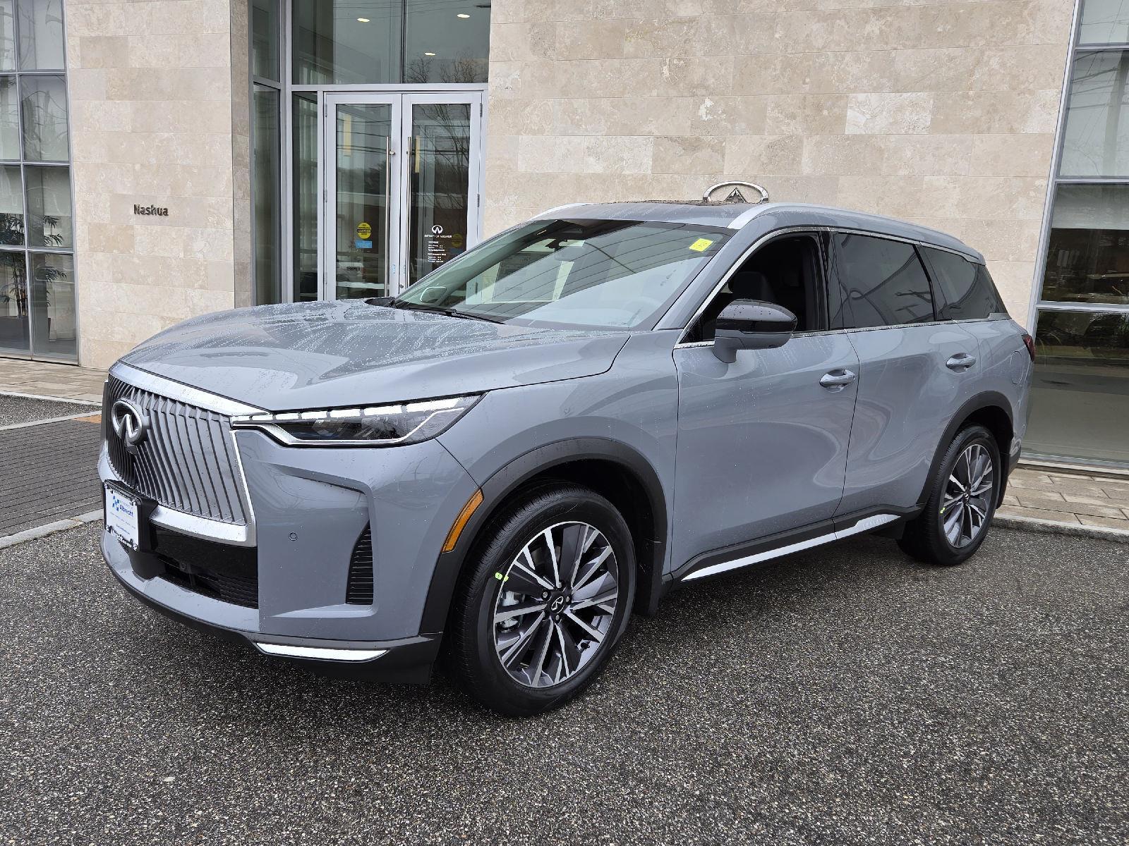 View vehicle photo 2