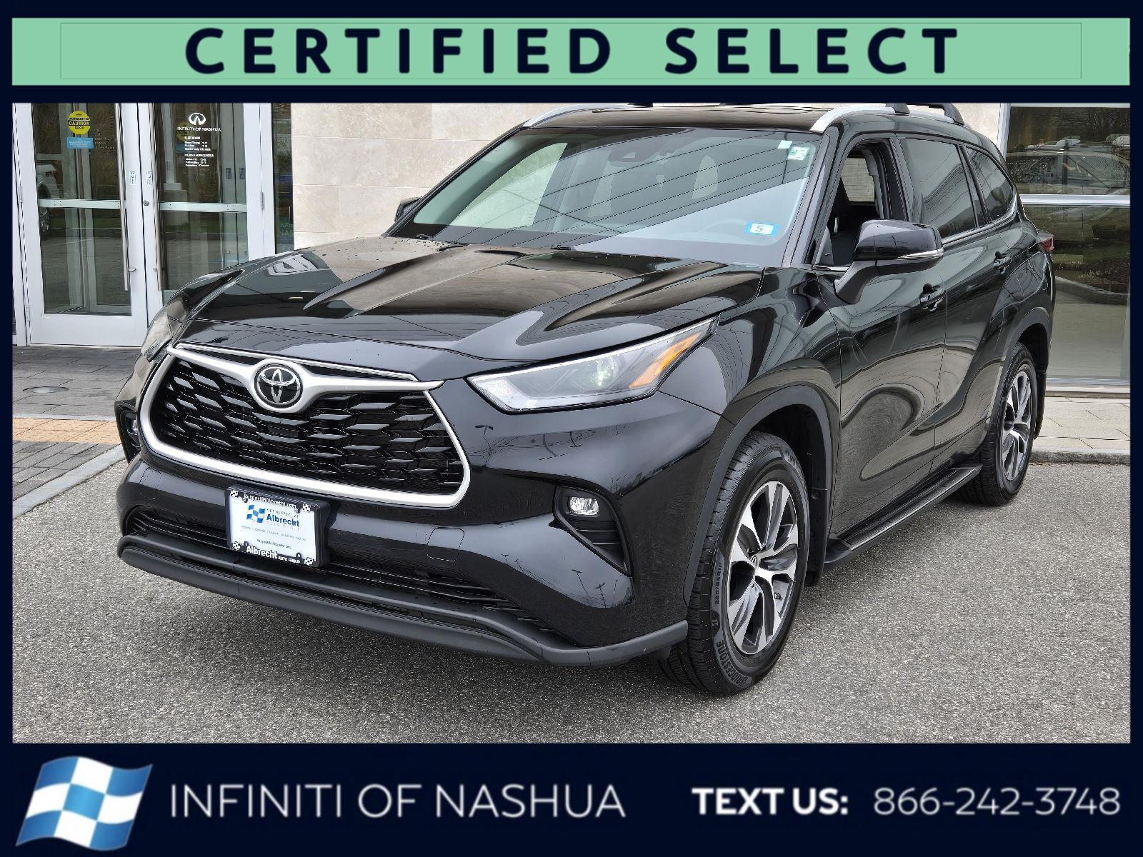 Midnight Black Metallic 2022 Toyota Highlander XLE AWD SUV / Crossover All-Wheel Drive 8-Speed Automatic
